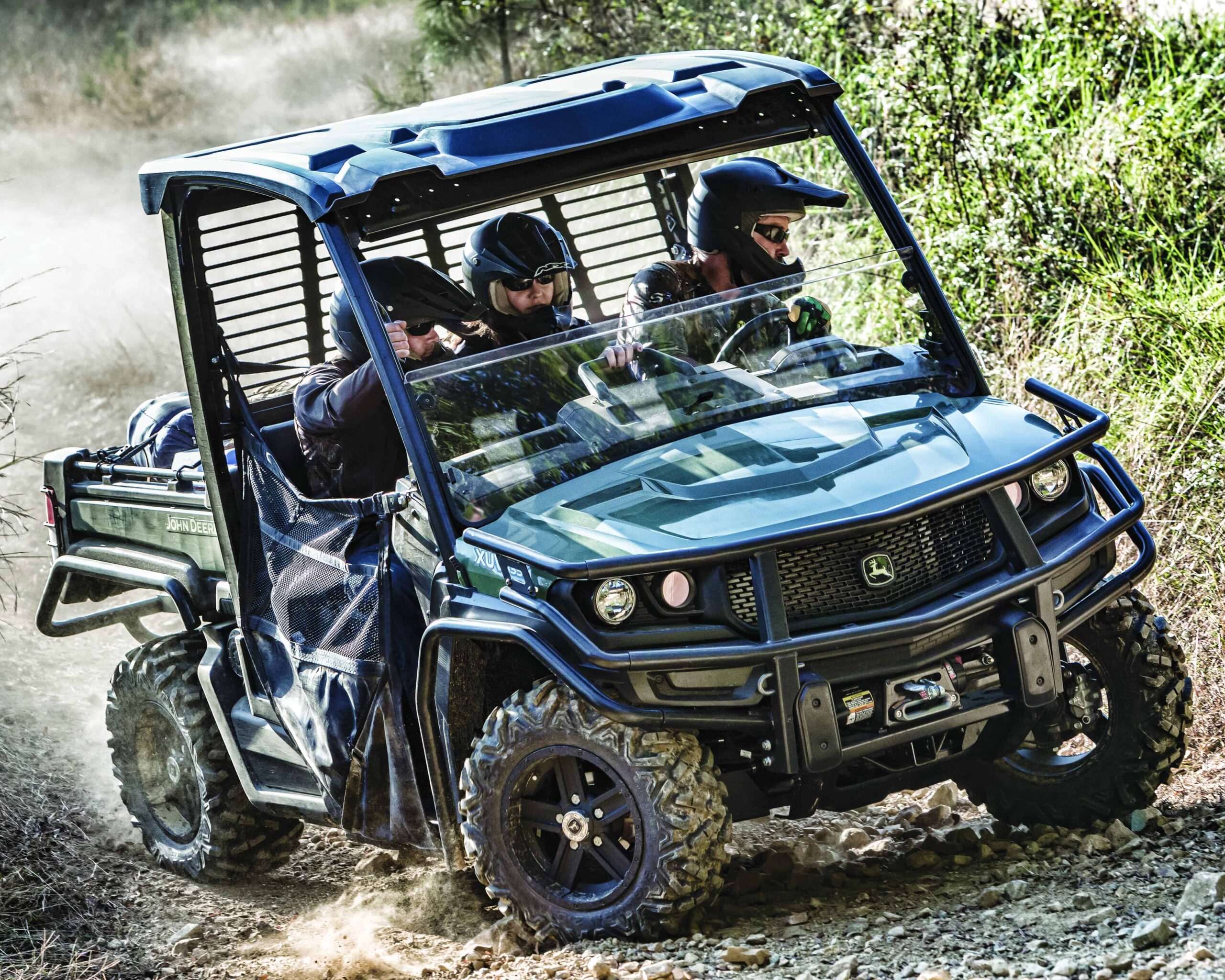 XUV835M – Olive & Black