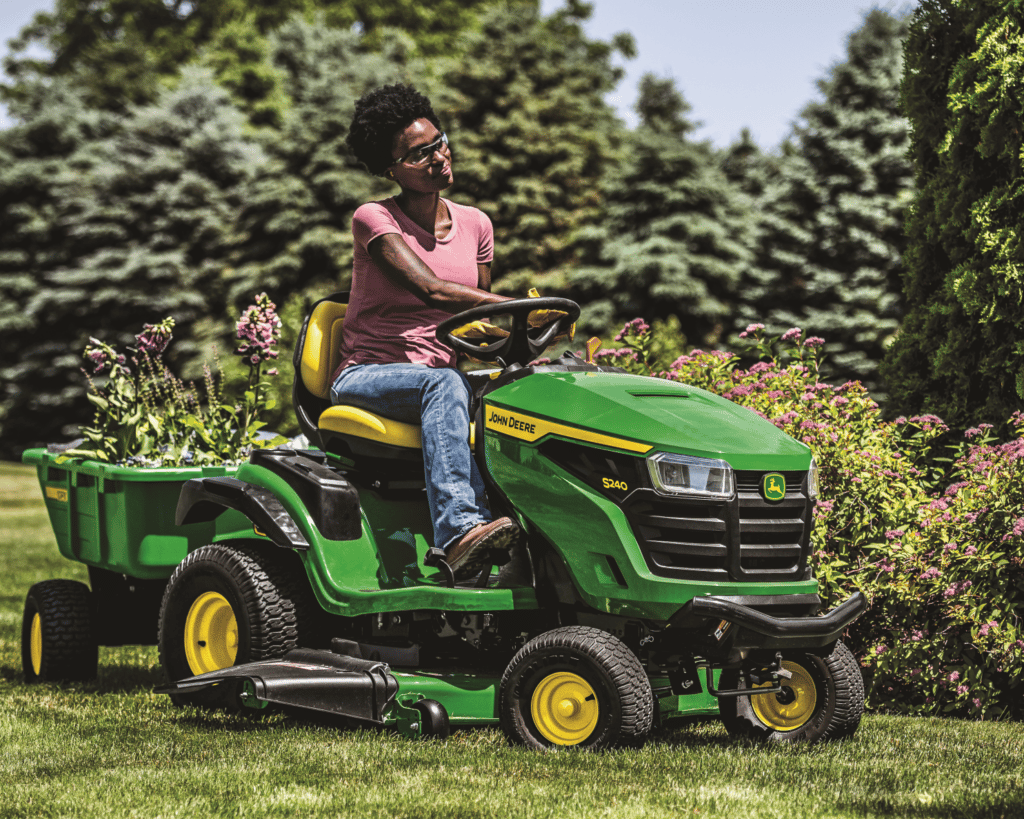 Optimizing Your Mower Setup: Weekly vs. Bi-Weekly Lawn Care thumbnail photo