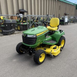 2018 John Deere X738