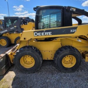 2006 John Deere 325
