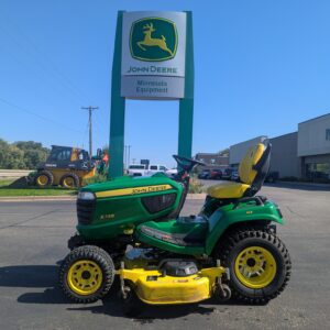 2020 John Deere X738