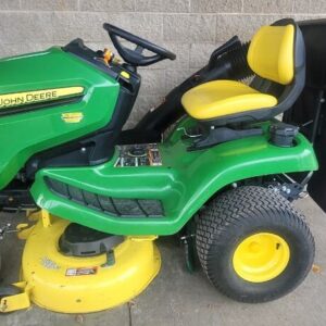 2016 John Deere X370