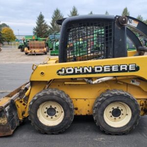 2000 John Deere 240