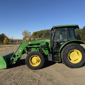 2015 John Deere 5100E