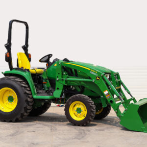 John Deere 3033R with Loader