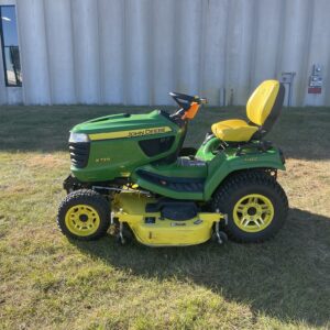 2019 John Deere X739