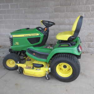 2016 John Deere X730