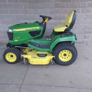 2013 John Deere X739