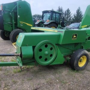 1989 John Deere 338