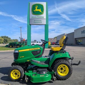 2023 John Deere X738
